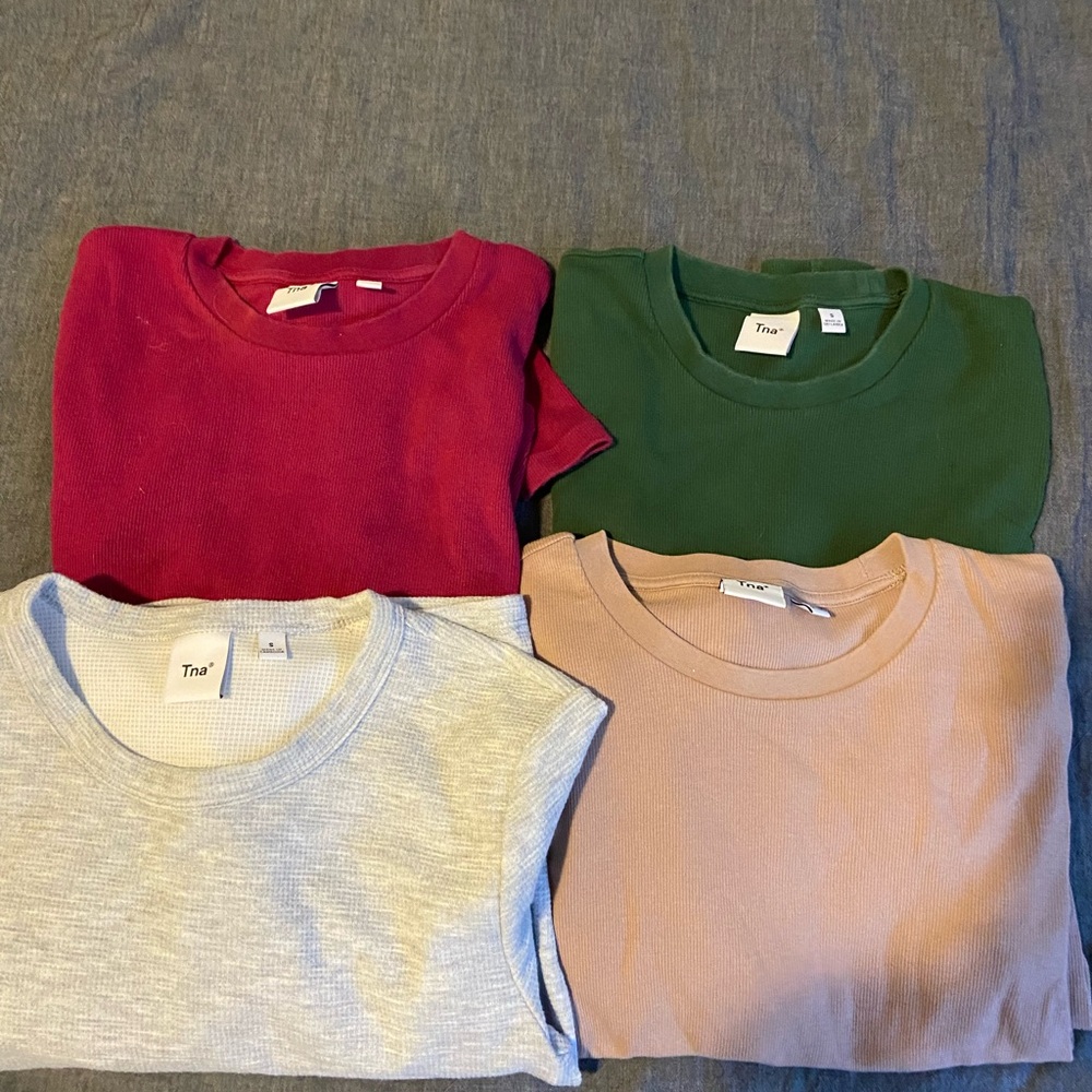 TNA T-Shirt Set in Red, Green, Gray, and Tan